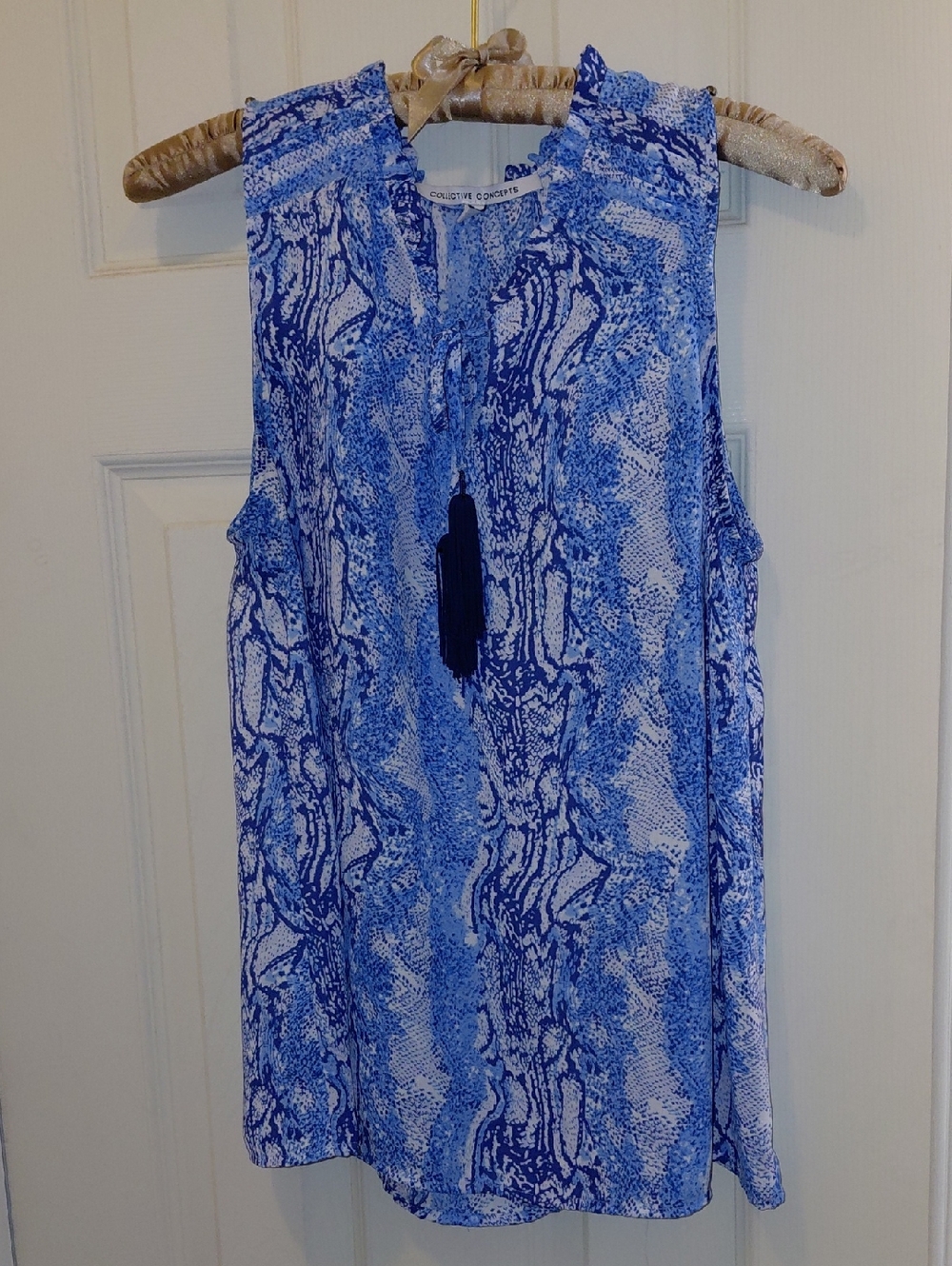EUC Collective Concepts Sleeveless Medium Blouse, Blue Snake Pattern, Tie Neck